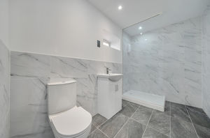 Shower room angle 2- click for photo gallery